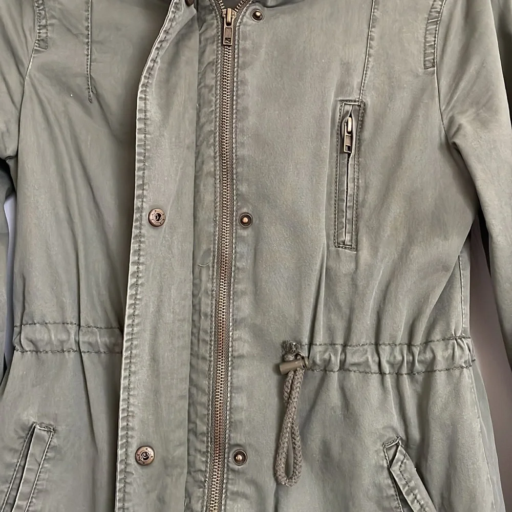 jacket - Picture 4 of 4